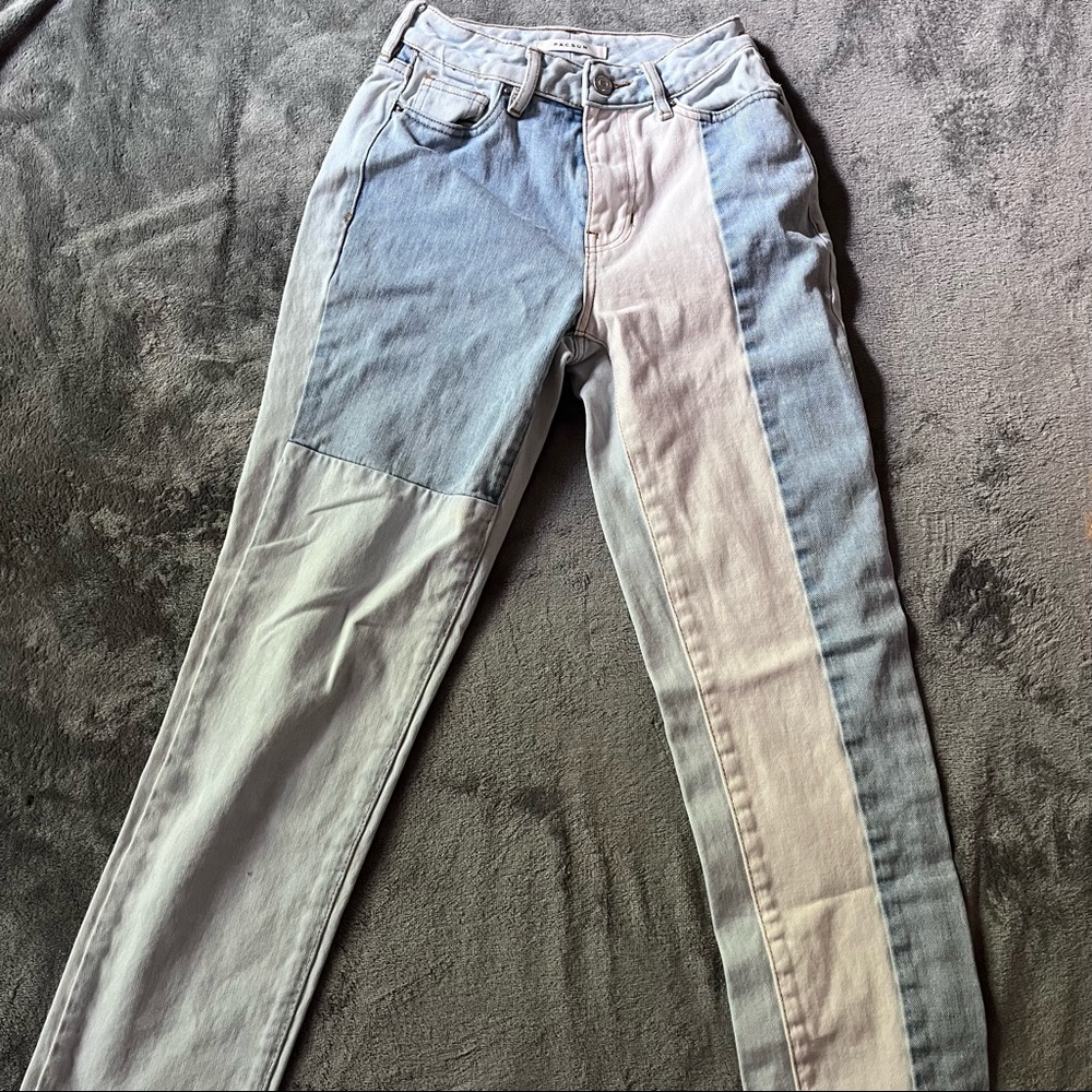 White&Blue, Pacsun mom jeans